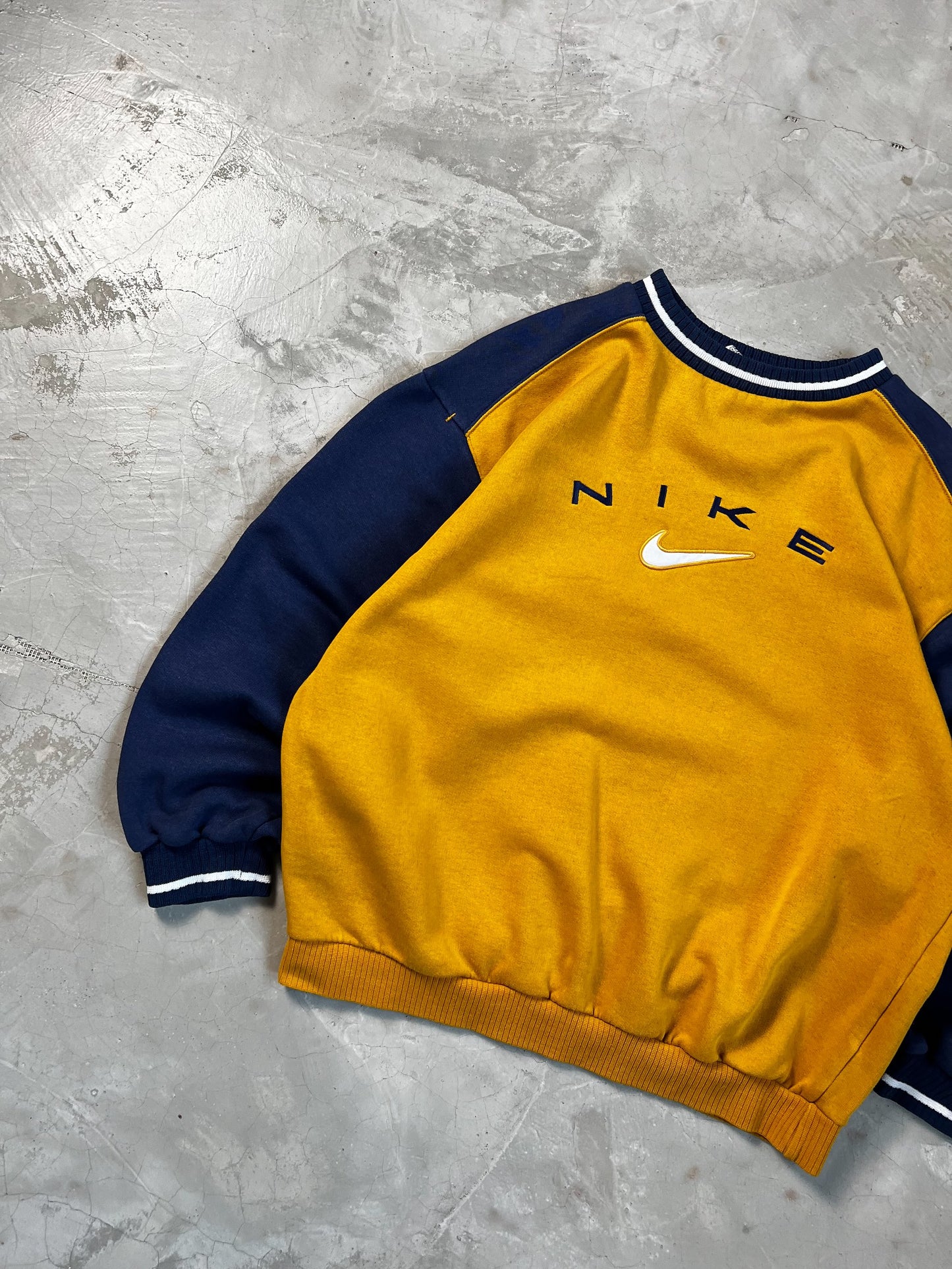 Nike vintage sweatshirt - XL (M)