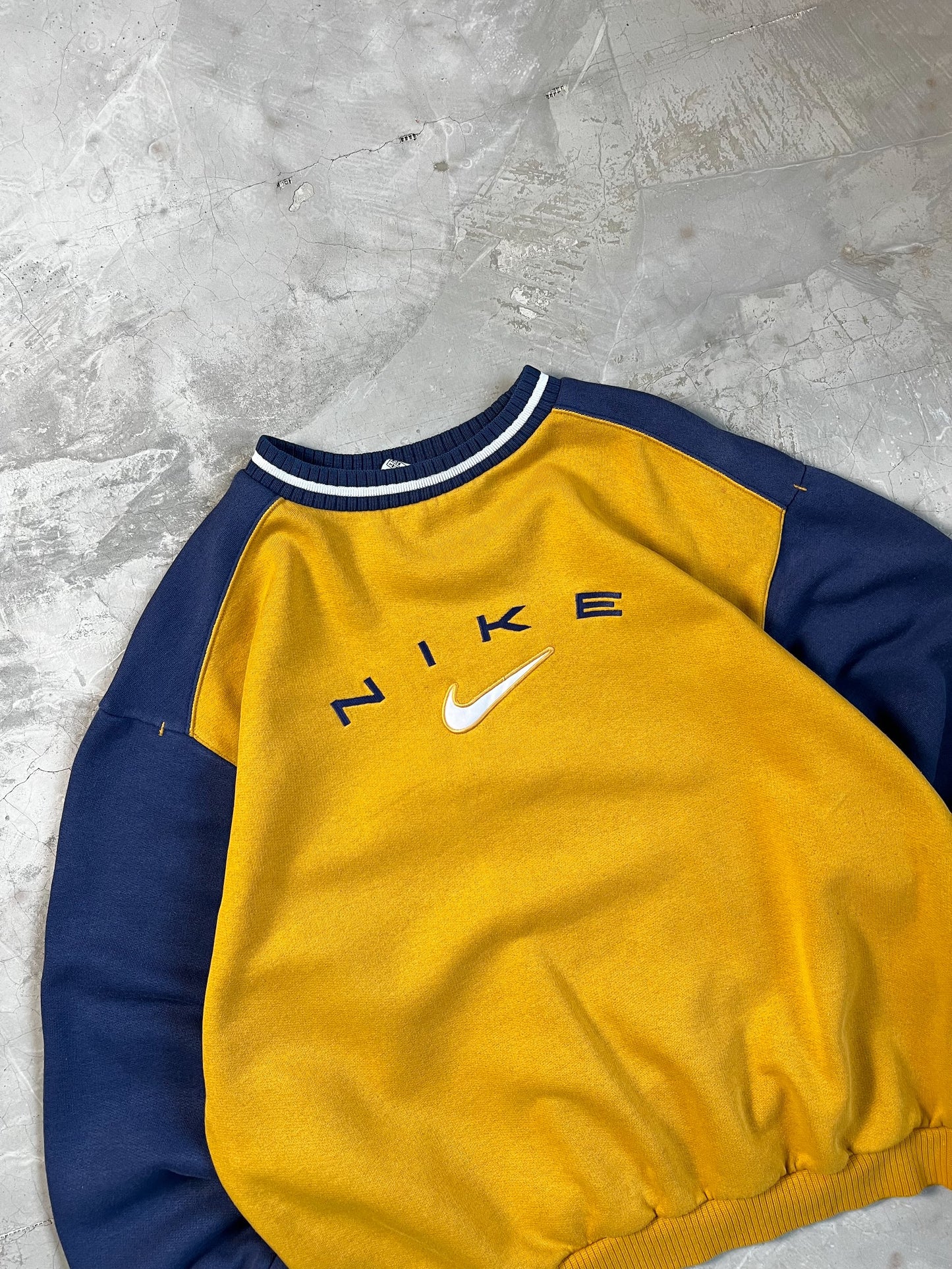 Nike vintage sweatshirt - XL (M)