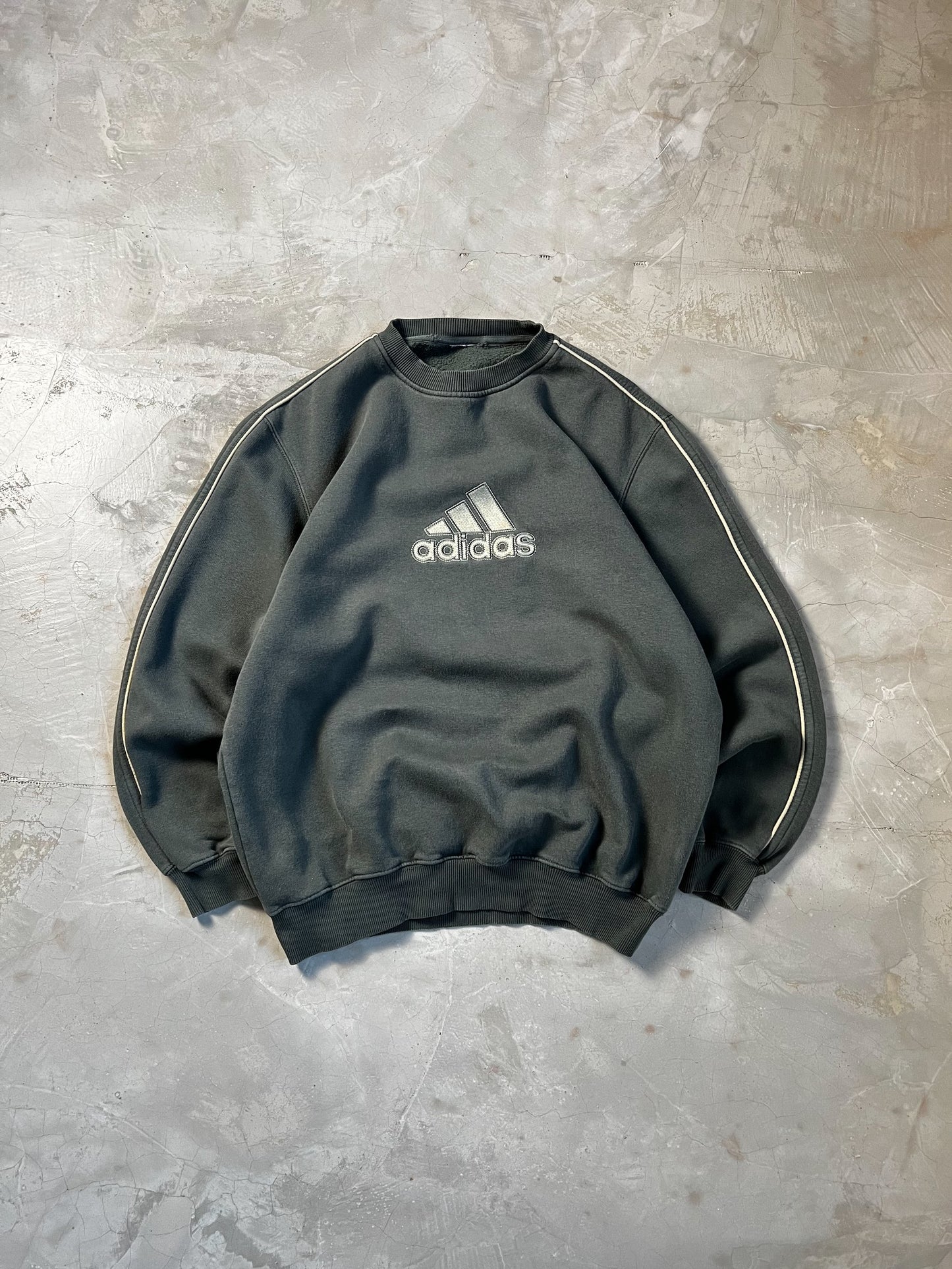 Adidas vintage sweatshirt - M