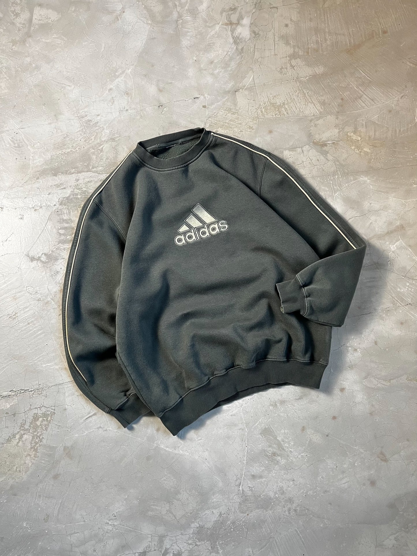 Adidas vintage sweatshirt - M